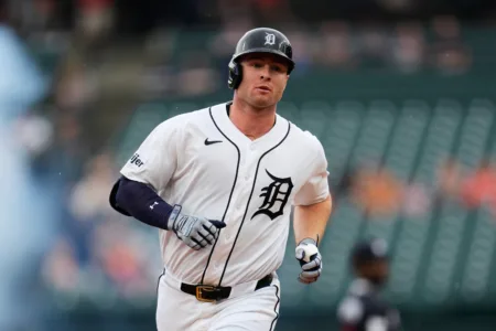 Young Tigers lineup beats struggling Twins, 7-2